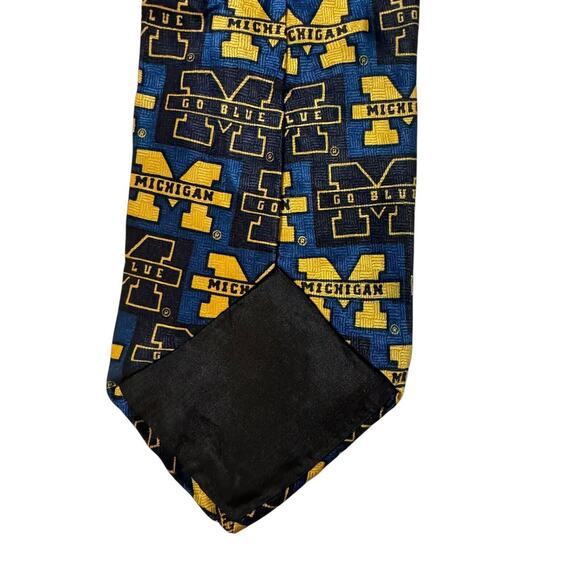 Merge Left University Of Michigan Logo Go Blue Collegiate Necktie Silk - Picture 5 of 6